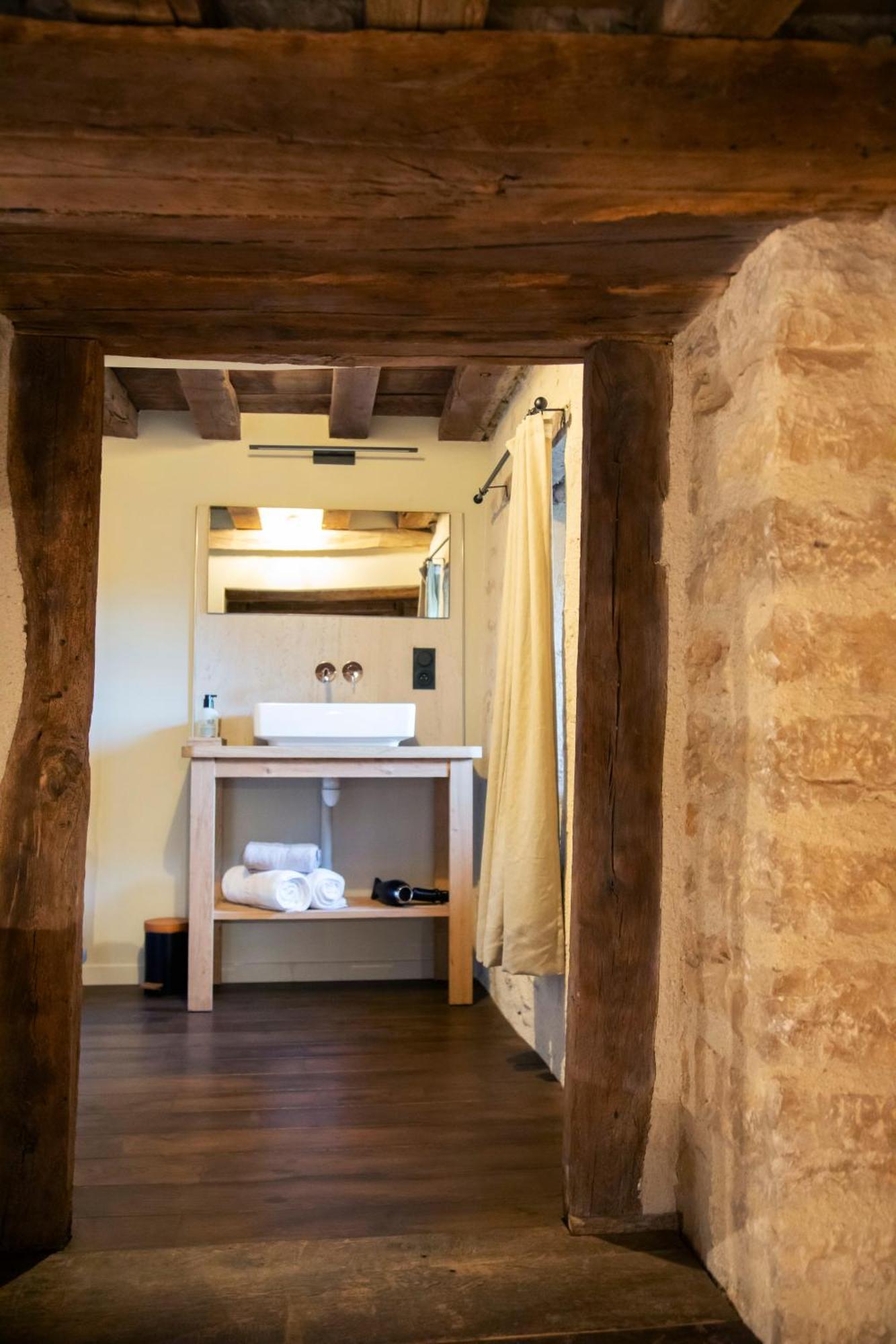 Chateauneuf Suites Extérieur photo
