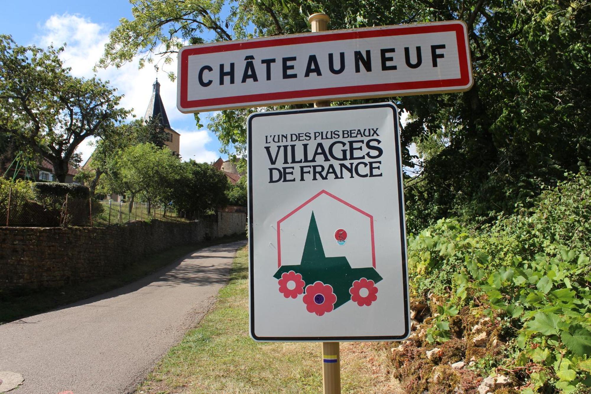 Chateauneuf Suites Extérieur photo