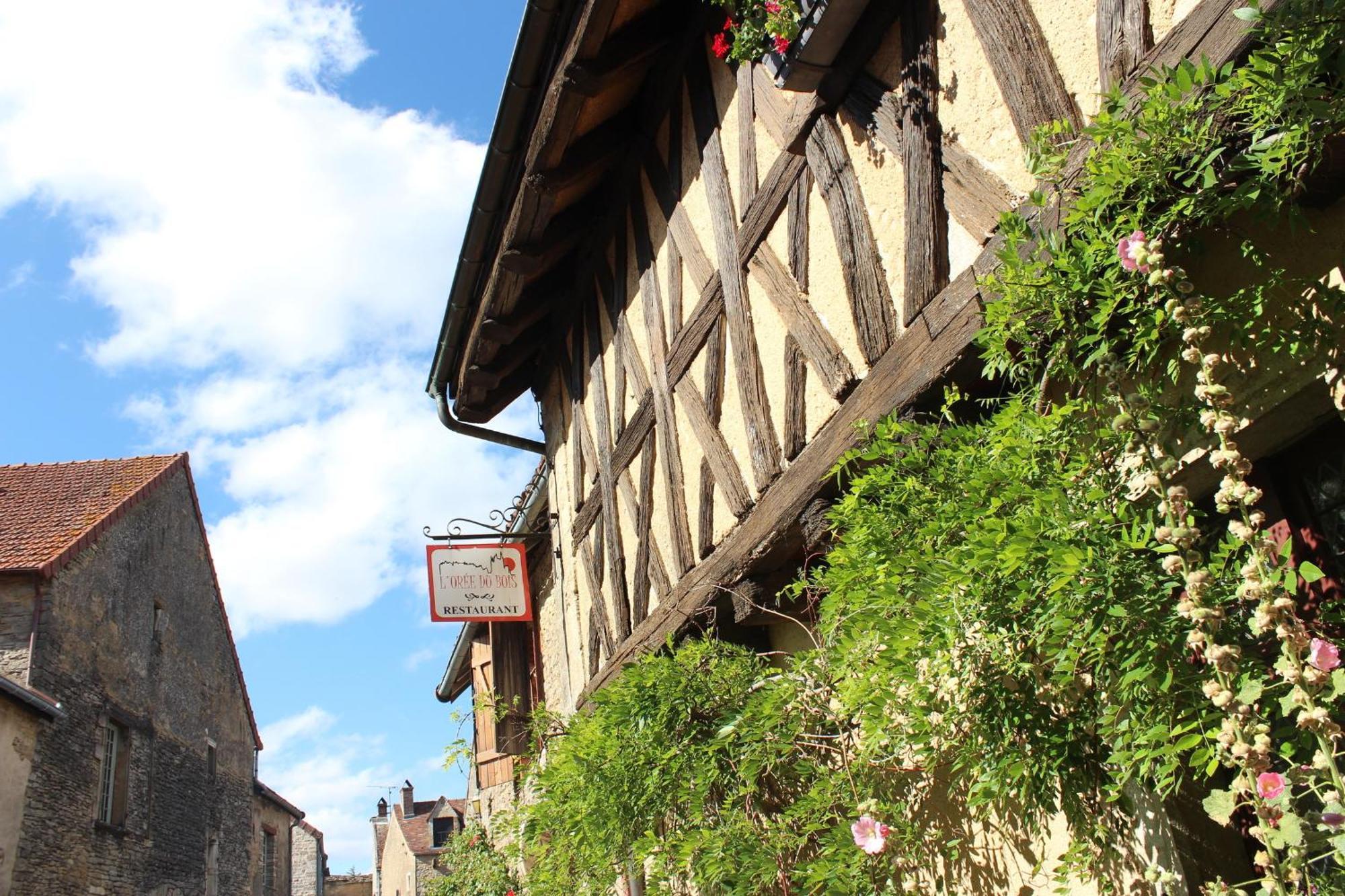 Chateauneuf Suites Extérieur photo