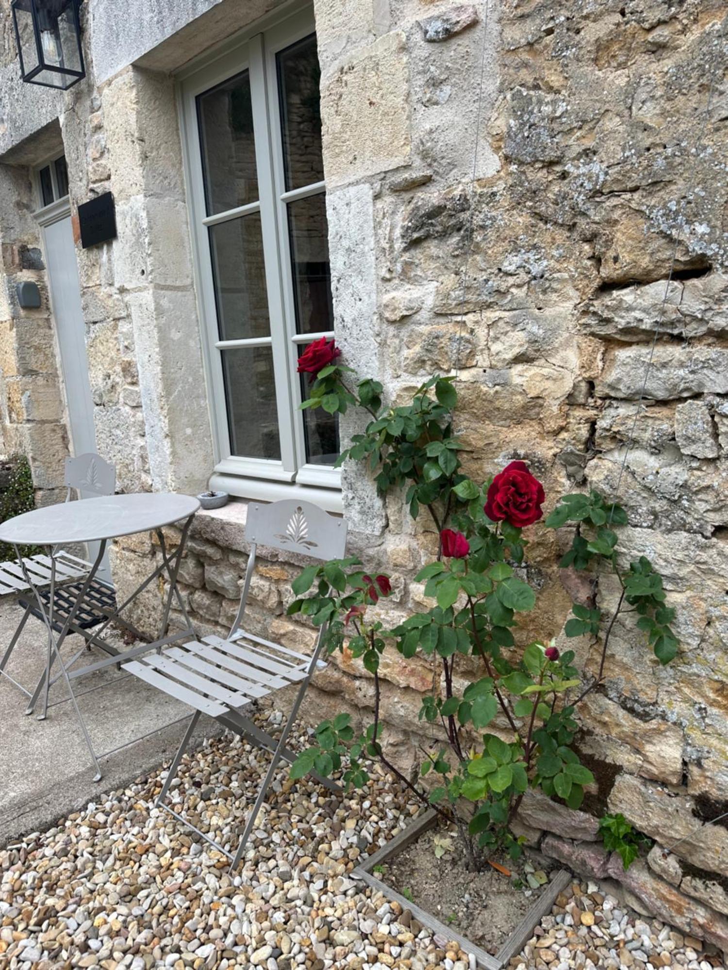 Chateauneuf Suites Extérieur photo